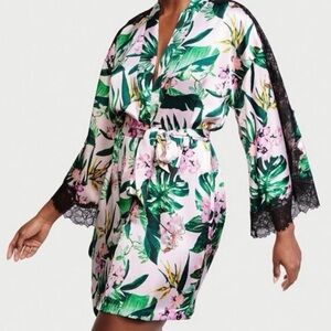 Victoria’s Secret Robe Kimono Sleepwear Lingerie XS/S Tropical Luxe